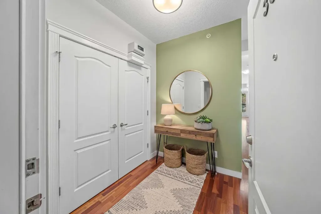 41 6 Street NE Calgary AB T2E 8H7