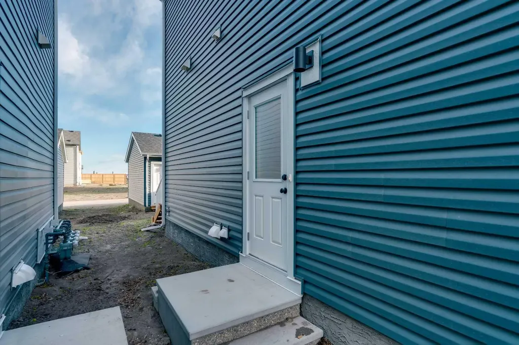 229 Heirloom Way SE Calgary AB T3S 0H2