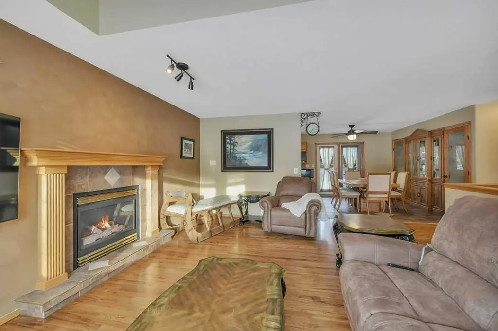 41124 Range Road 282 Rural Lacombe County AB T4L 2N3