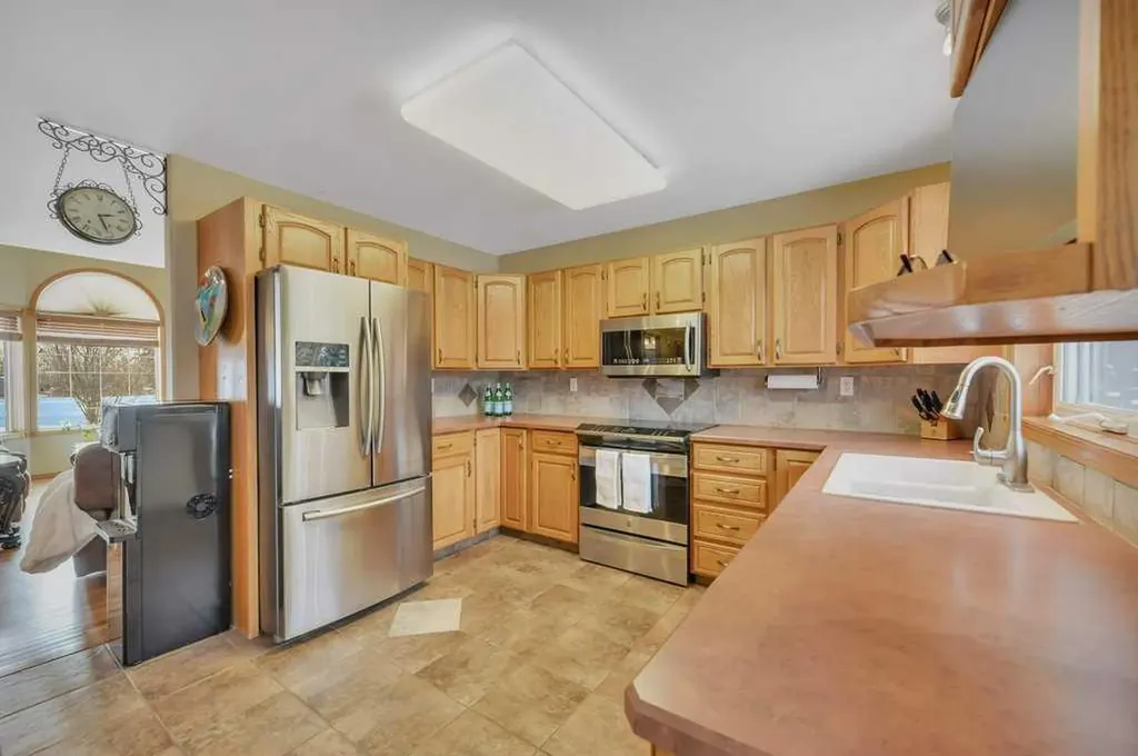 41124 Range Road 282 Rural Lacombe County AB T4L 2N3
