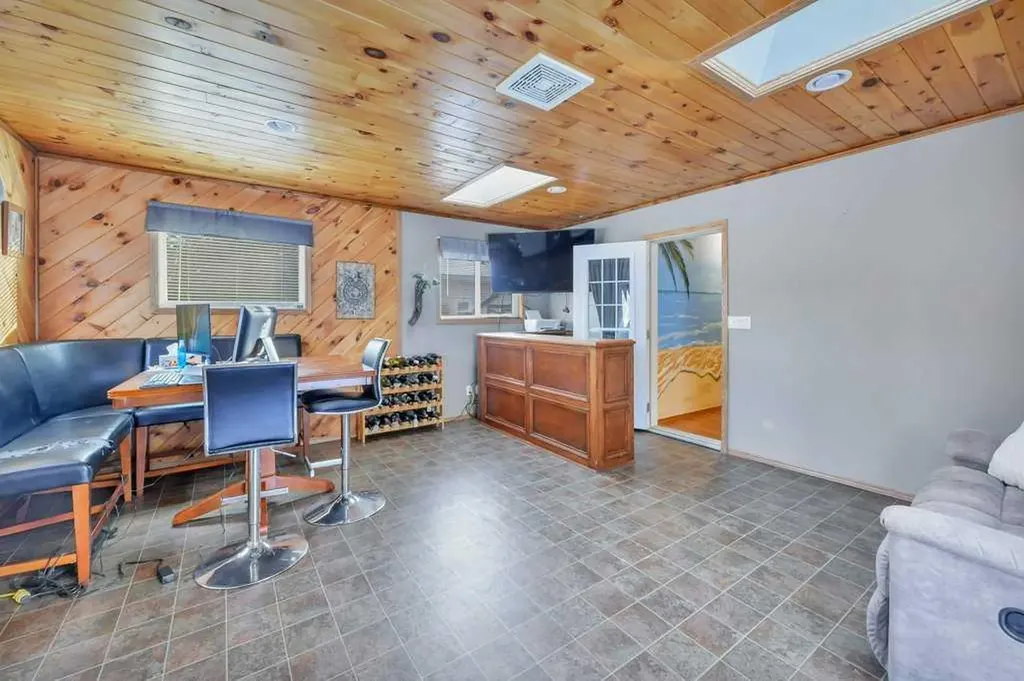 41124 Range Road 282 Rural Lacombe County AB T4L 2N3