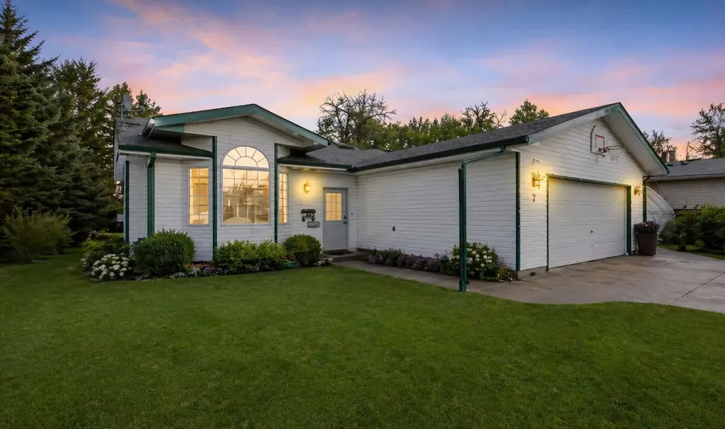 41124 Range Road 282 Rural Lacombe County AB T4L 2N3