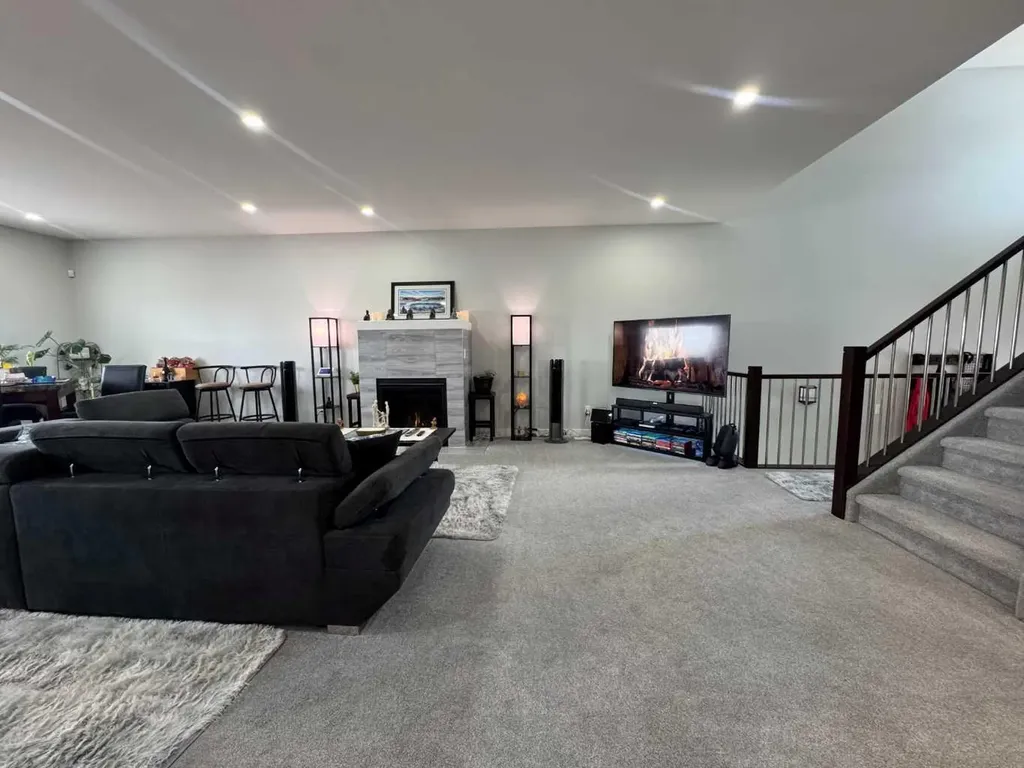 6812 50 Avenue Camrose AB T4V 5G1