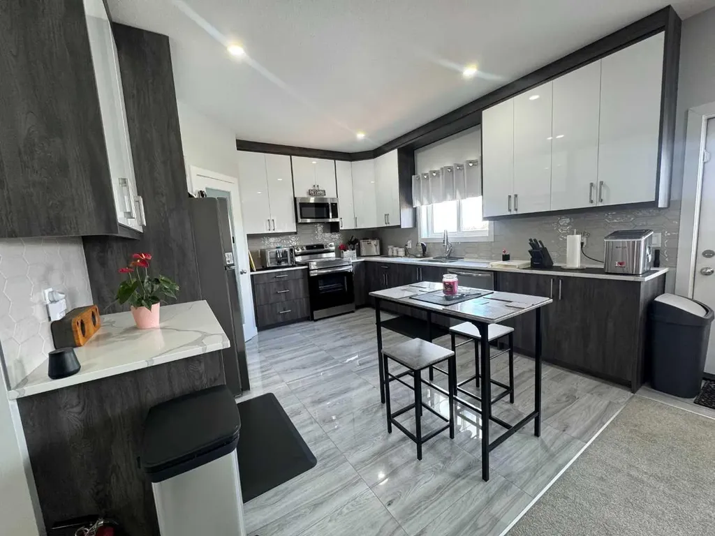 6812 50 Avenue Camrose AB T4V 5G1