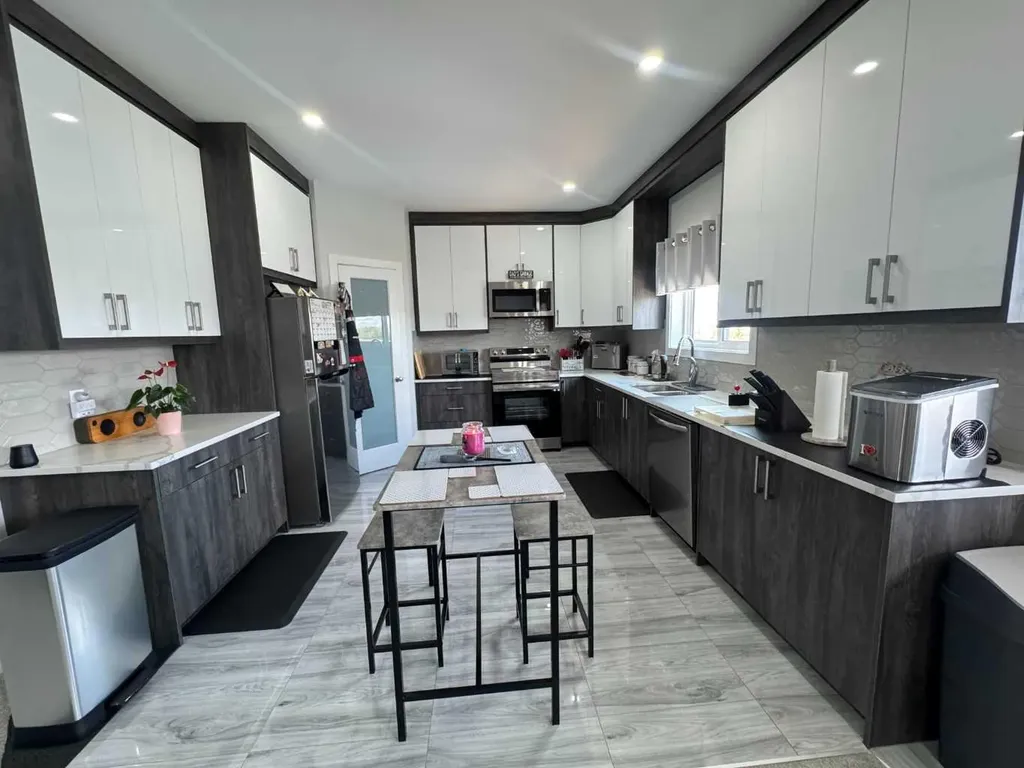 6812 50 Avenue Camrose AB T4V 5G1