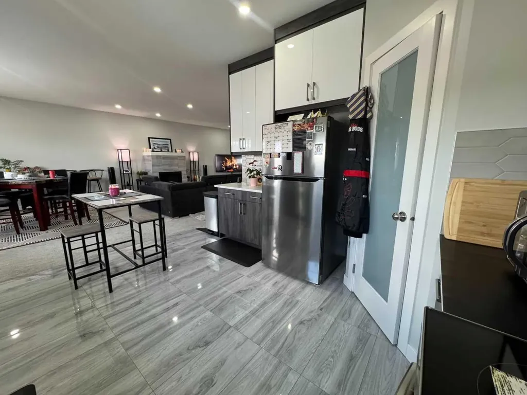 6812 50 Avenue Camrose AB T4V 5G1