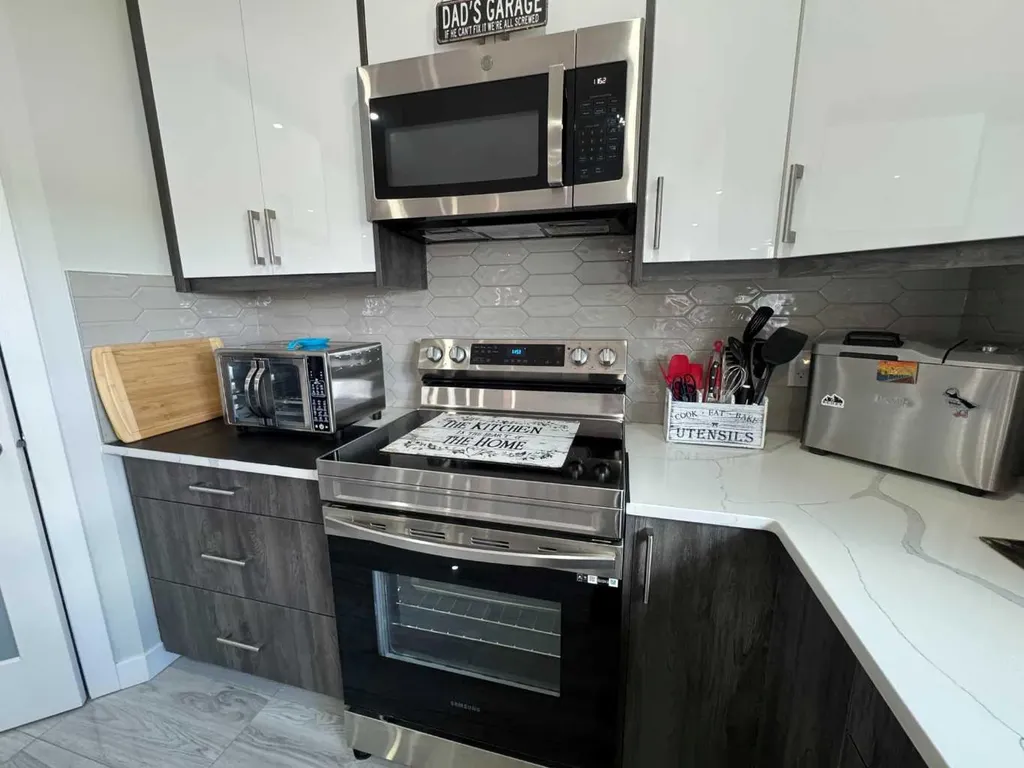 6812 50 Avenue Camrose AB T4V 5G1