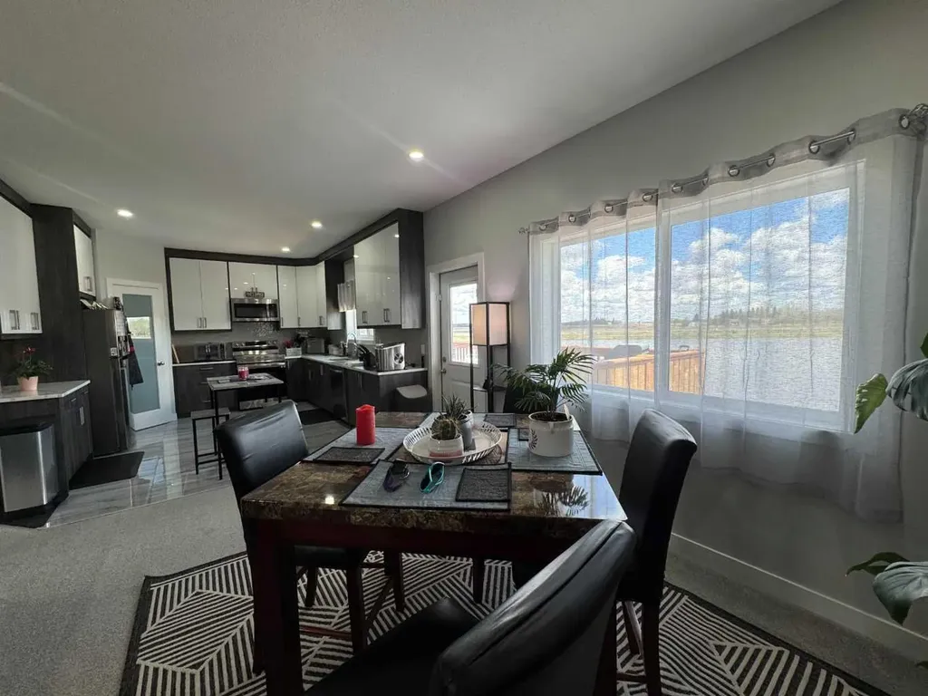 6812 50 Avenue Camrose AB T4V 5G1