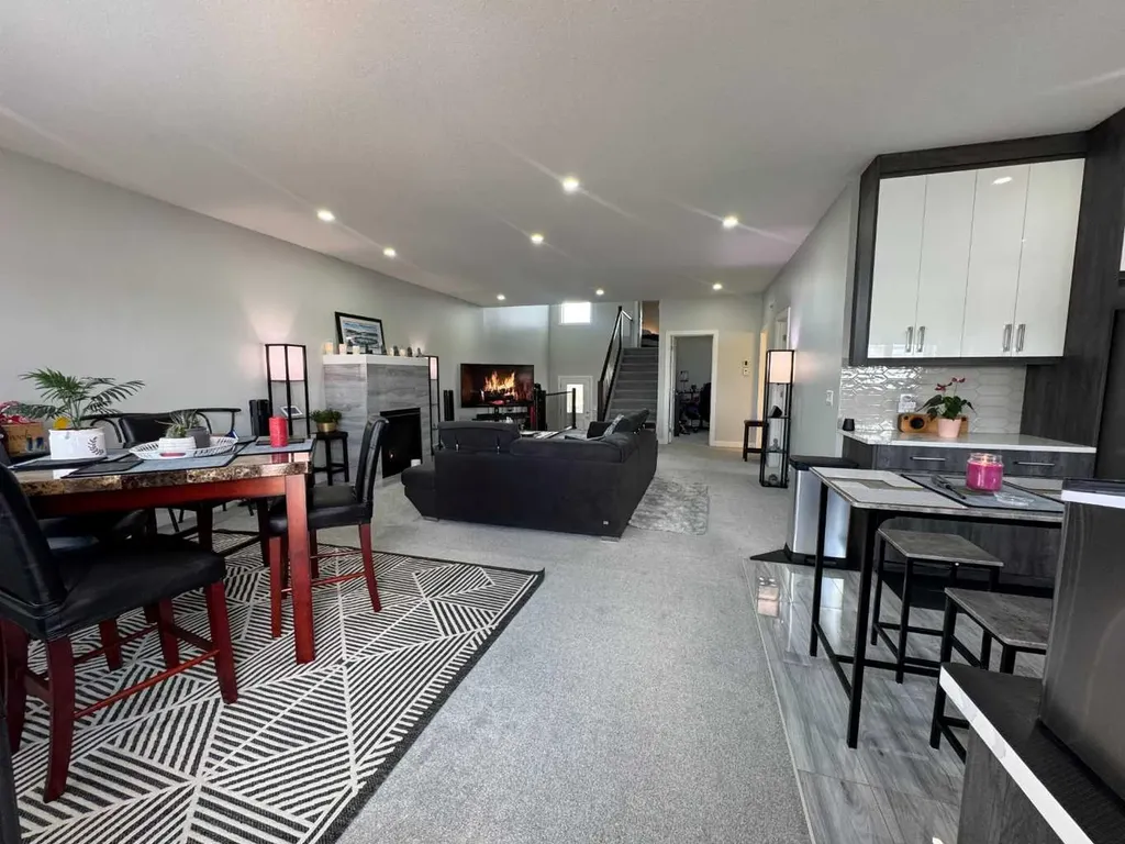 6812 50 Avenue Camrose AB T4V 5G1