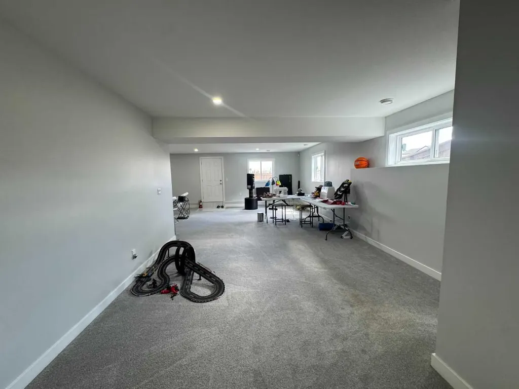 6812 50 Avenue Camrose AB T4V 5G1