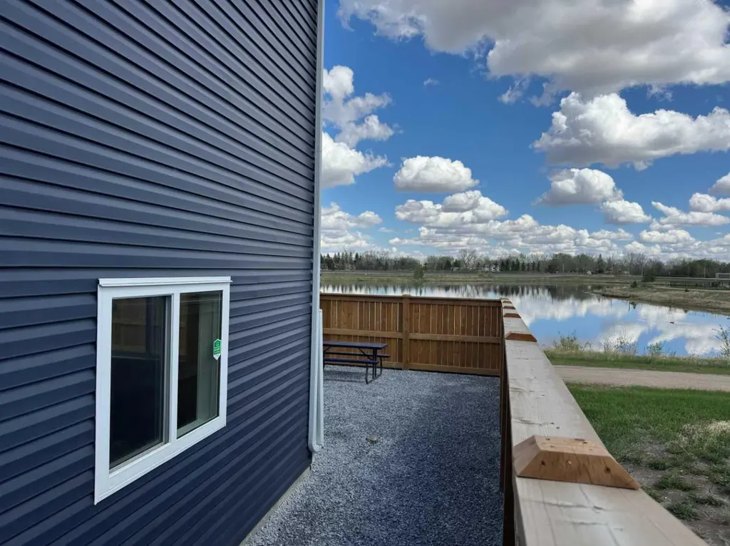 6812 50 Avenue Camrose AB T4V 5G1