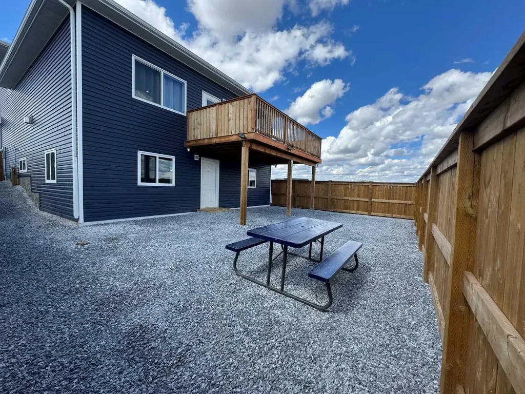 6812 50 Avenue Camrose AB T4V 5G1