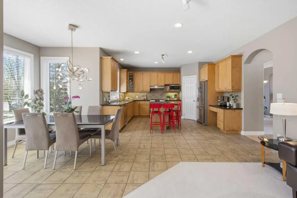 36 Hampstead Hill NW Calgary AB T3A 6E9