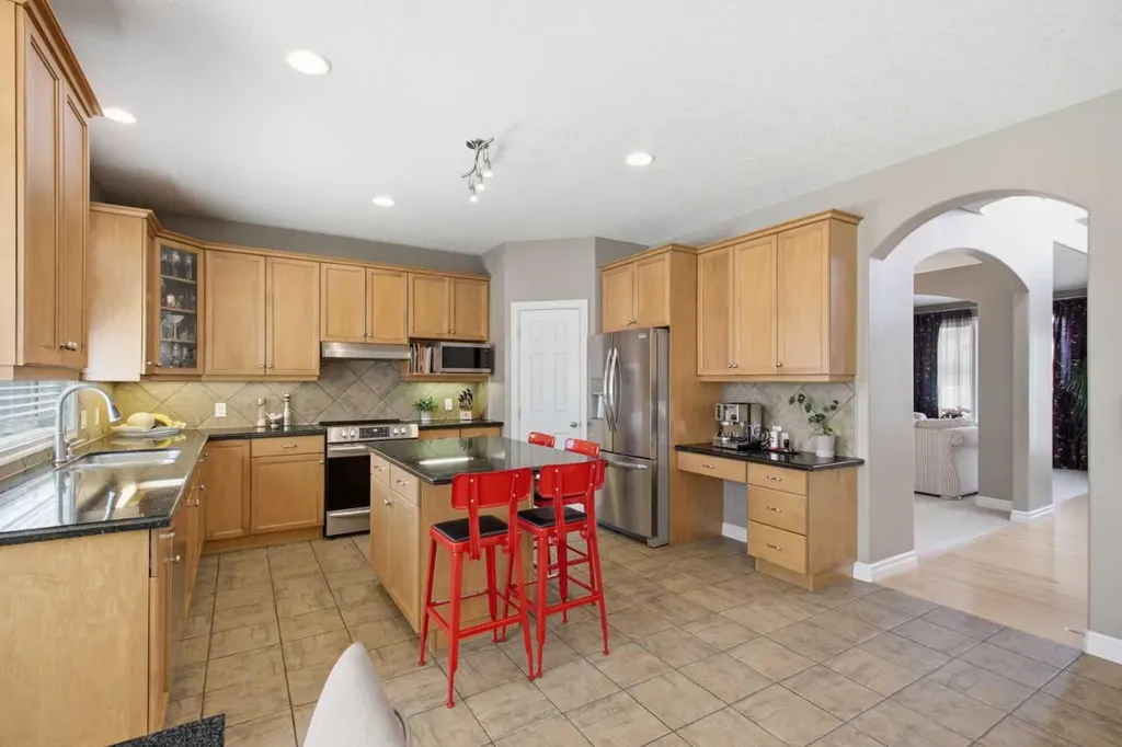 36 Hampstead Hill NW Calgary AB T3A 6E9