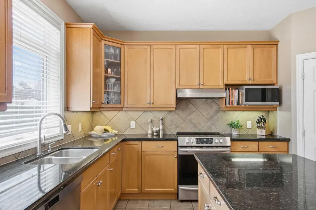36 Hampstead Hill NW Calgary AB T3A 6E9