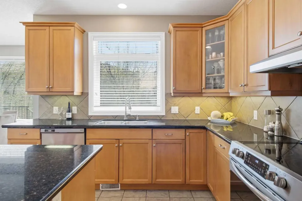 36 Hampstead Hill NW Calgary AB T3A 6E9