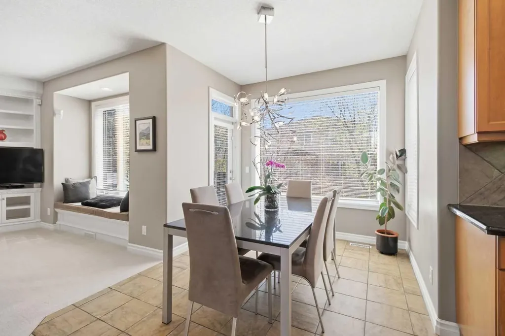 36 Hampstead Hill NW Calgary AB T3A 6E9
