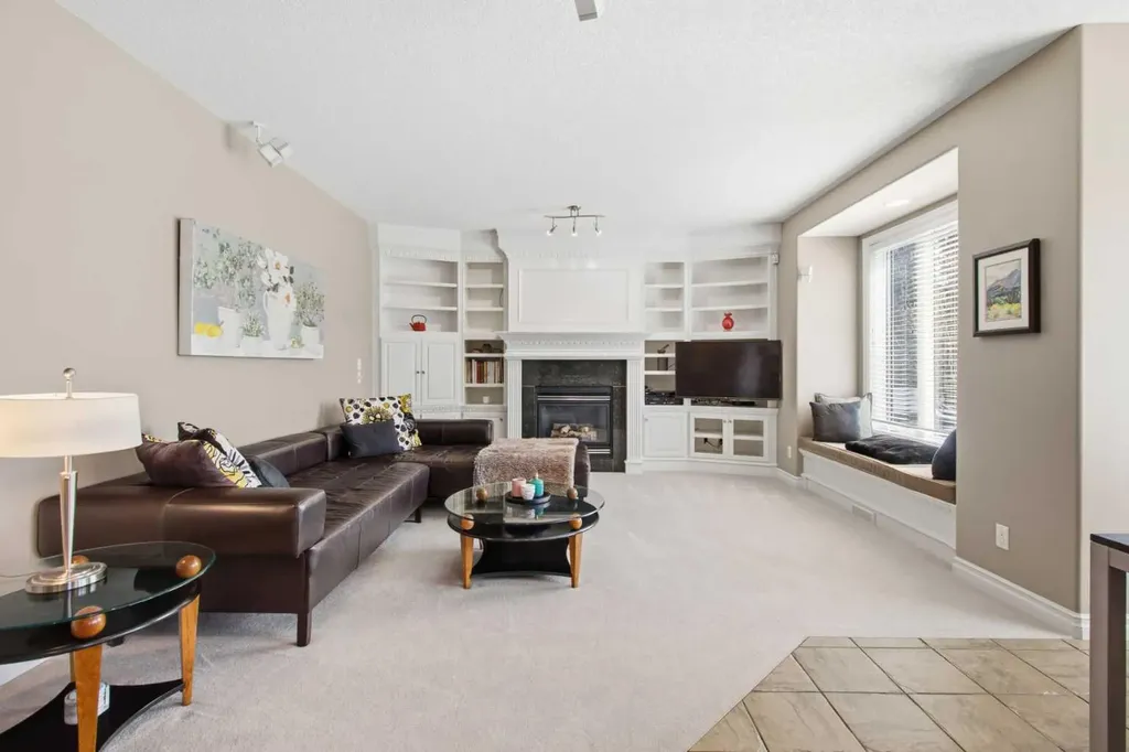 36 Hampstead Hill NW Calgary AB T3A 6E9