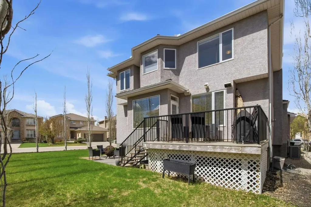 36 Hampstead Hill NW Calgary AB T3A 6E9