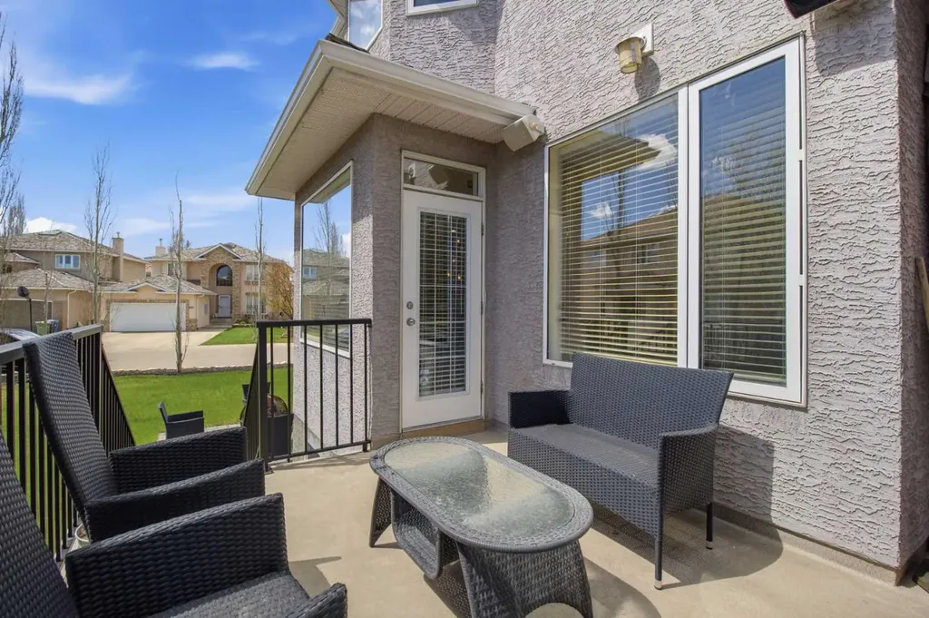 36 Hampstead Hill NW Calgary AB T3A 6E9