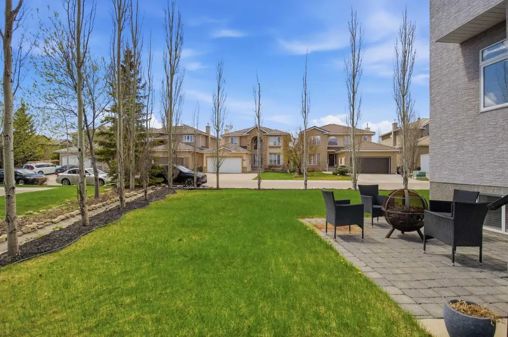 36 Hampstead Hill NW Calgary AB T3A 6E9
