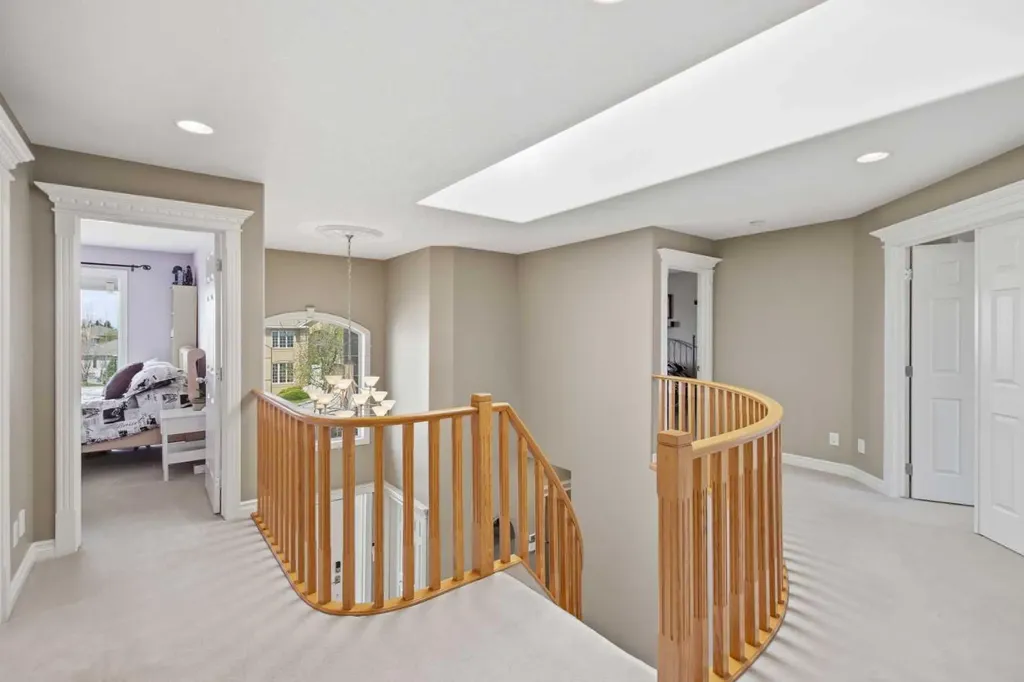 36 Hampstead Hill NW Calgary AB T3A 6E9