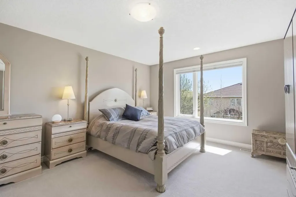 36 Hampstead Hill NW Calgary AB T3A 6E9
