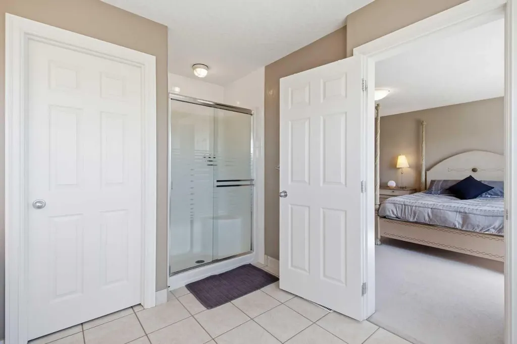36 Hampstead Hill NW Calgary AB T3A 6E9