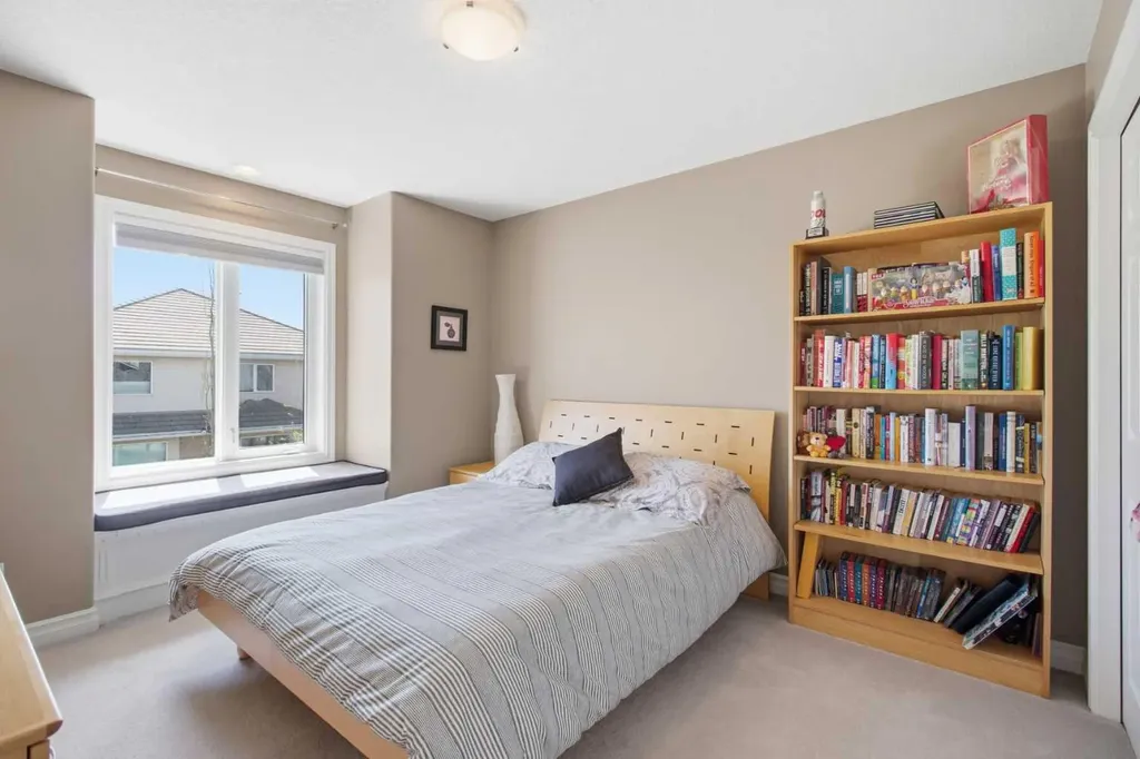 36 Hampstead Hill NW Calgary AB T3A 6E9
