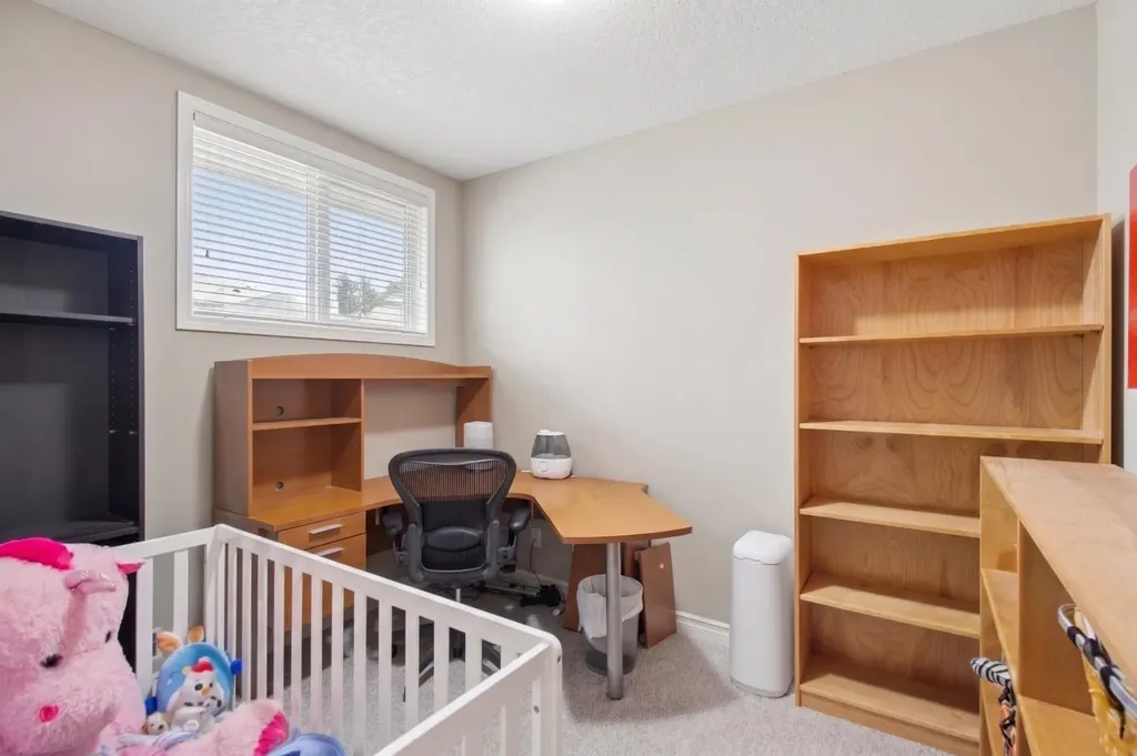 36 Hampstead Hill NW Calgary AB T3A 6E9