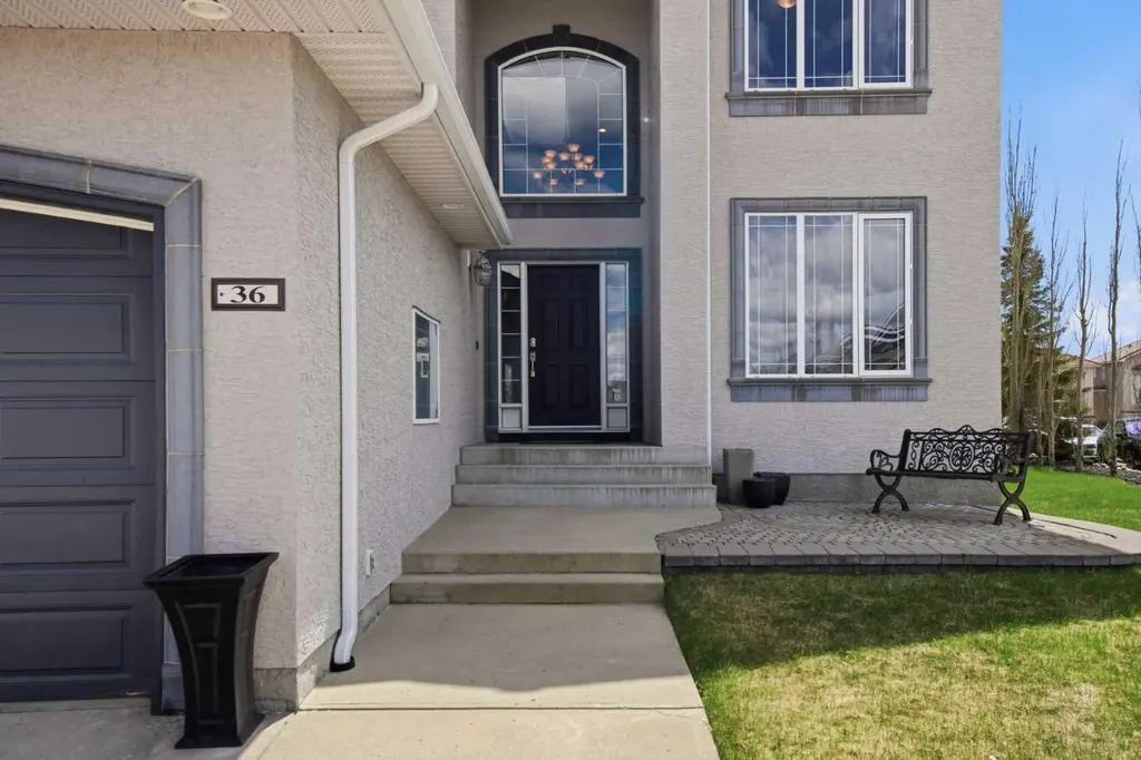 36 Hampstead Hill NW Calgary AB T3A 6E9