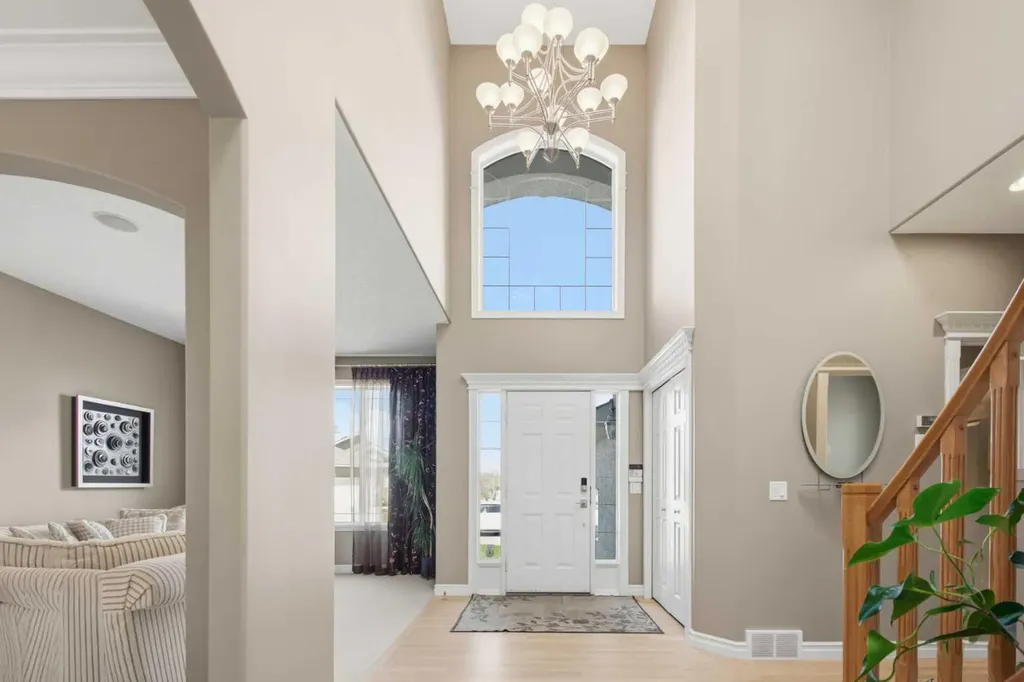 36 Hampstead Hill NW Calgary AB T3A 6E9