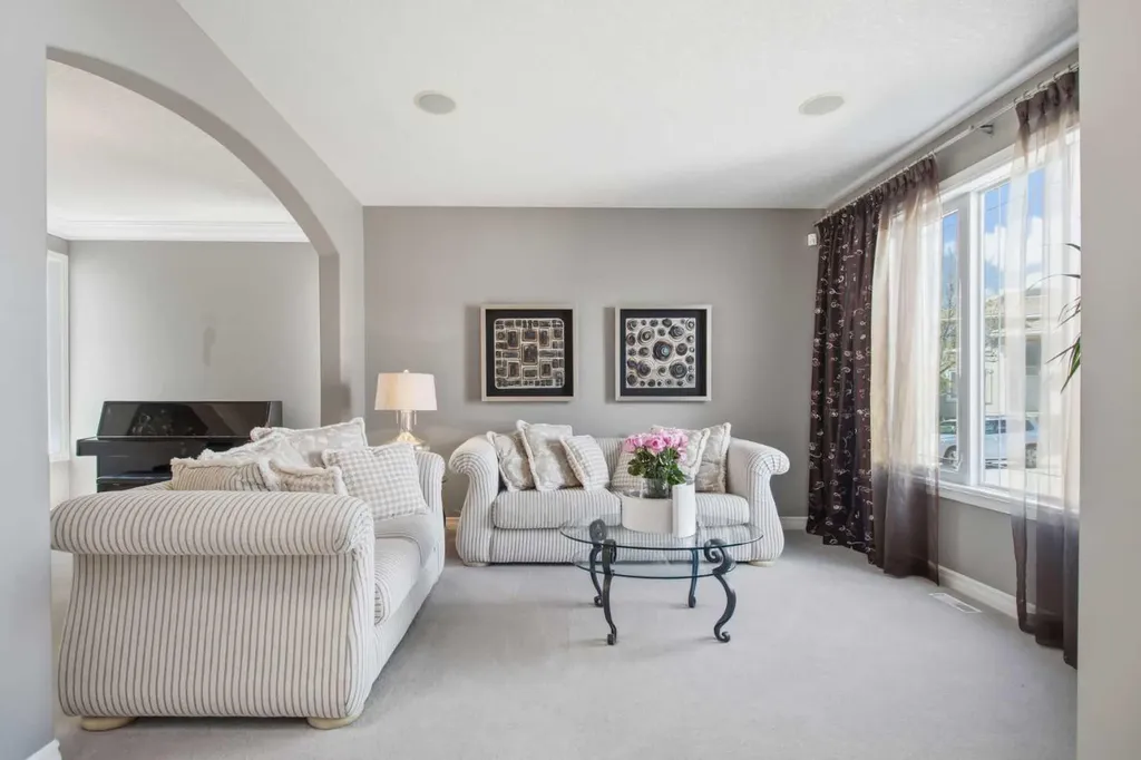 36 Hampstead Hill NW Calgary AB T3A 6E9