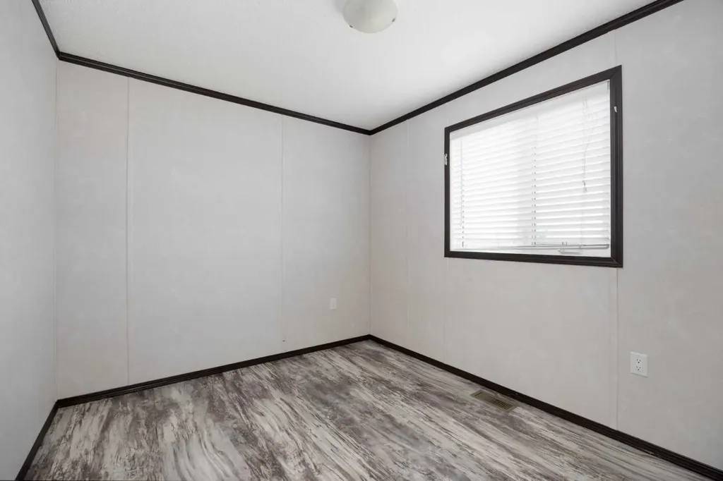 725 Beacon Hill Drive Fort Mcmurray AB T9H 2P6