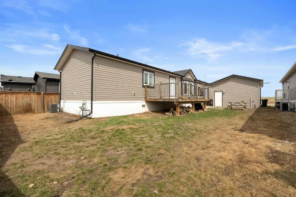 725 Beacon Hill Drive Fort Mcmurray AB T9H 2P6