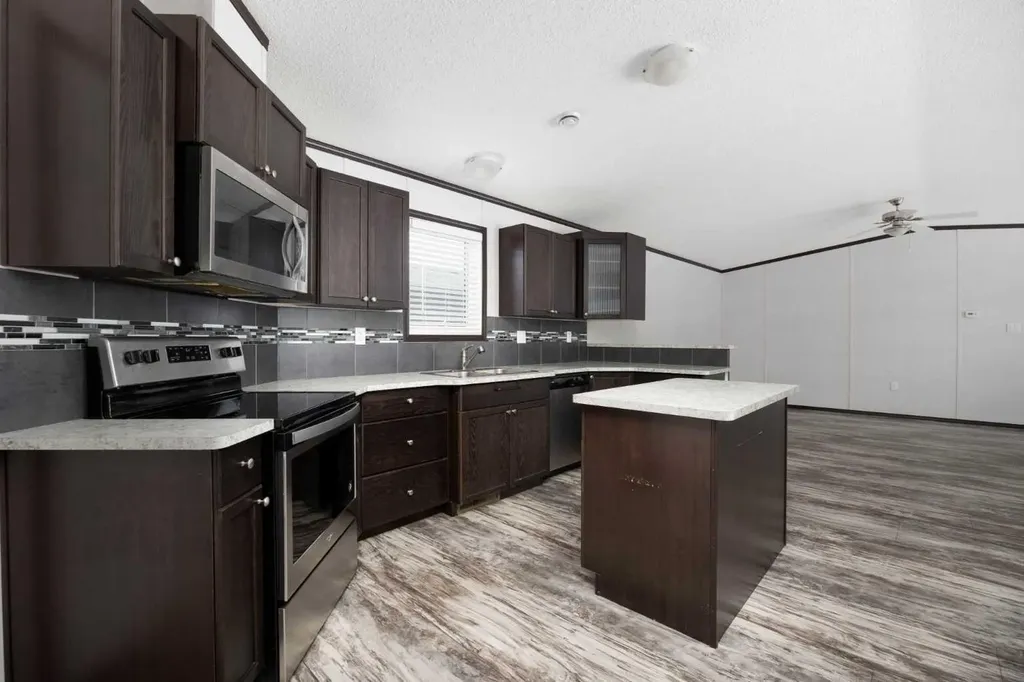 725 Beacon Hill Drive Fort Mcmurray AB T9H 2P6