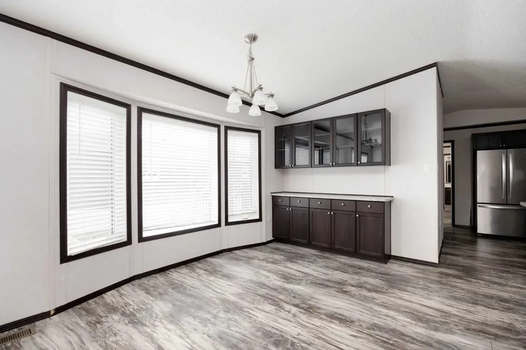 725 Beacon Hill Drive Fort Mcmurray AB T9H 2P6