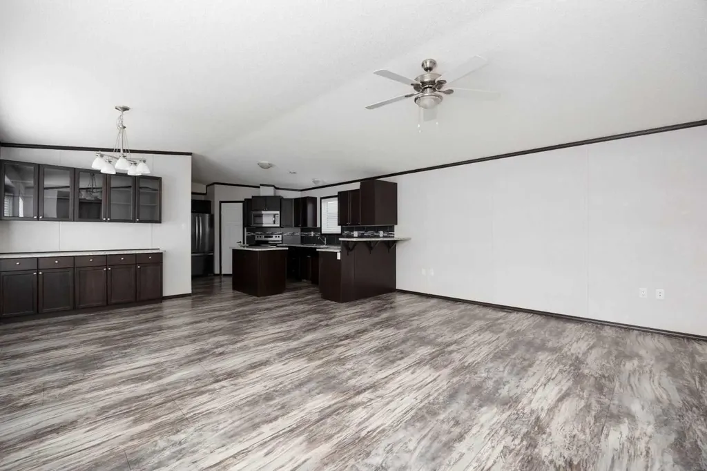 725 Beacon Hill Drive Fort Mcmurray AB T9H 2P6