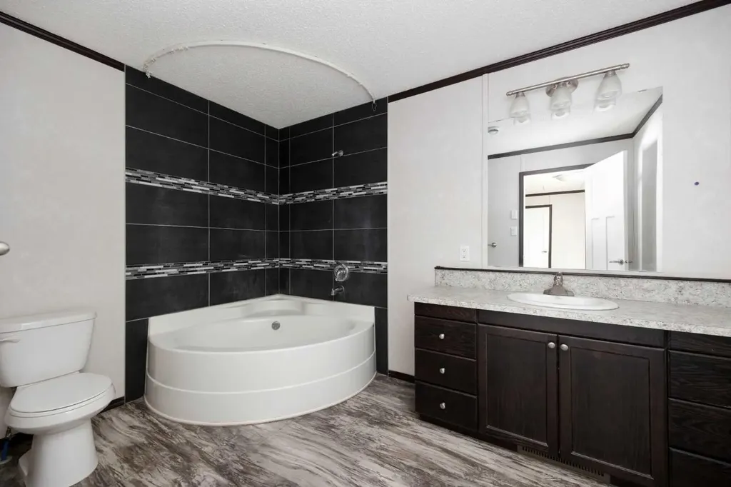 725 Beacon Hill Drive Fort Mcmurray AB T9H 2P6