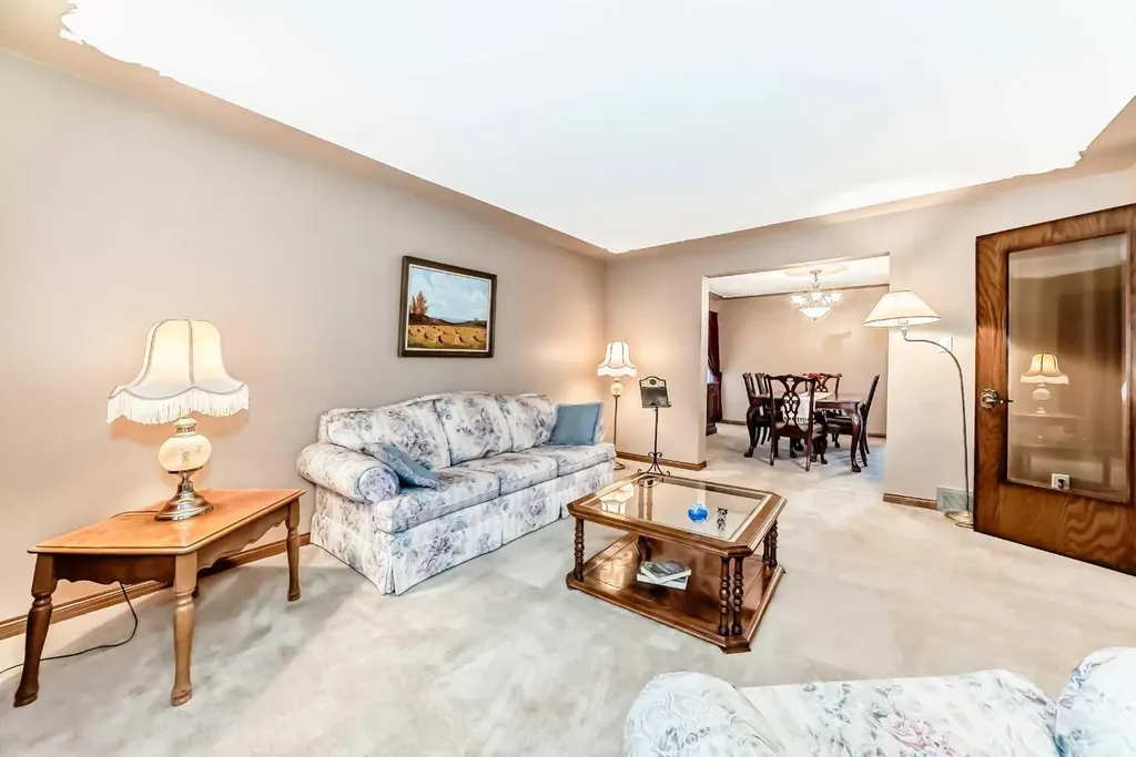 71 Edenwold Place NW Calgary AB T3A 3T8