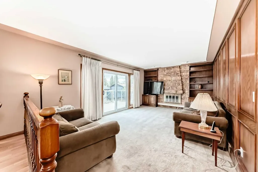 71 Edenwold Place NW Calgary AB T3A 3T8