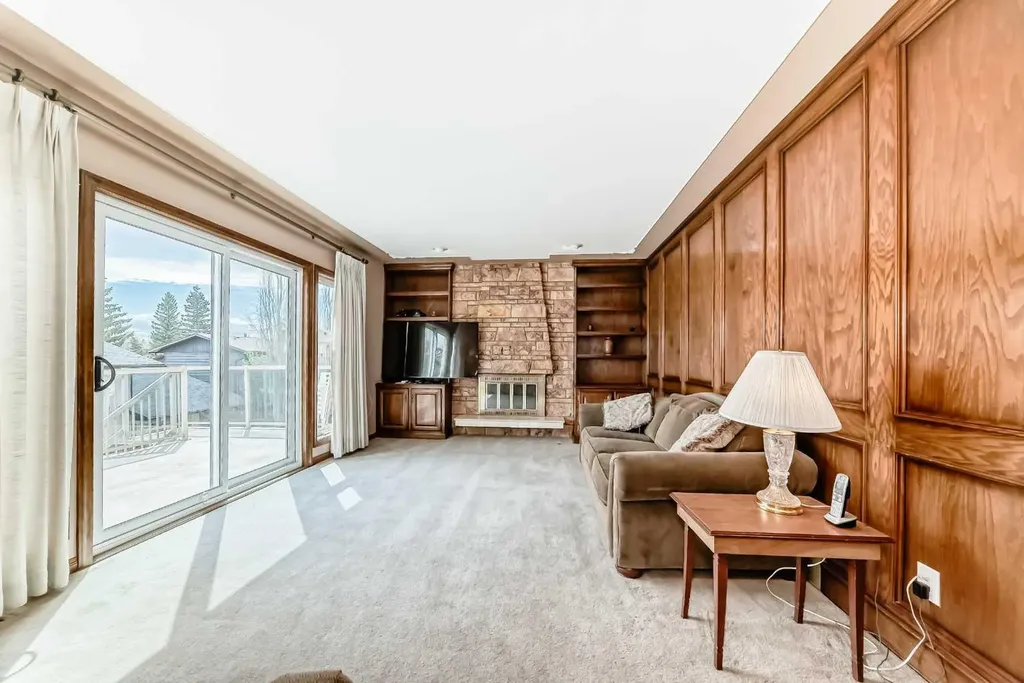 71 Edenwold Place NW Calgary AB T3A 3T8