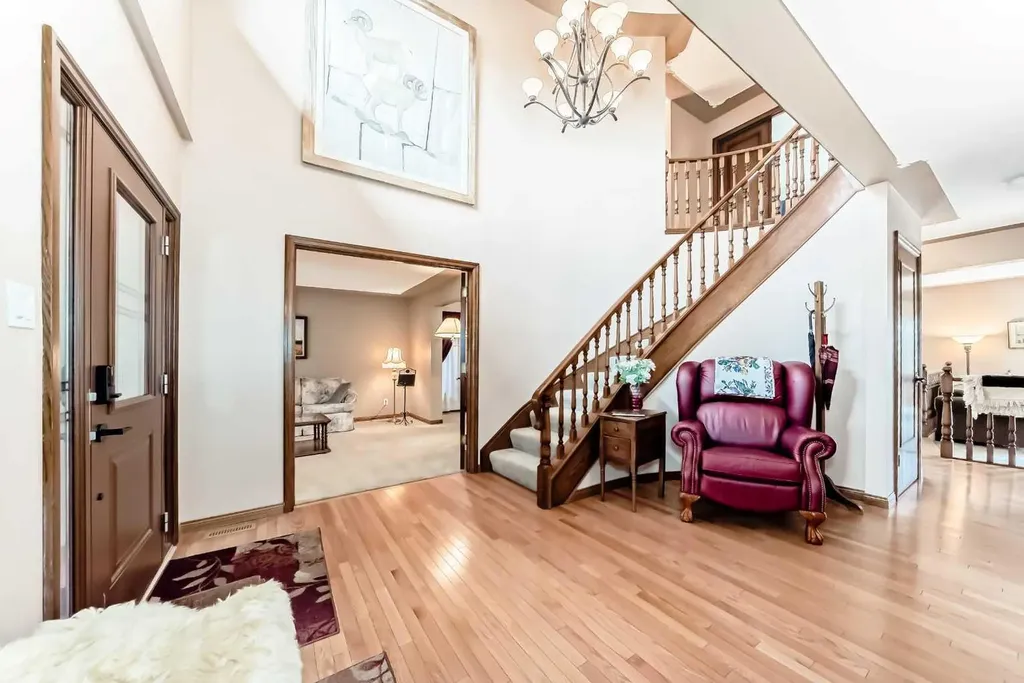 71 Edenwold Place NW Calgary AB T3A 3T8