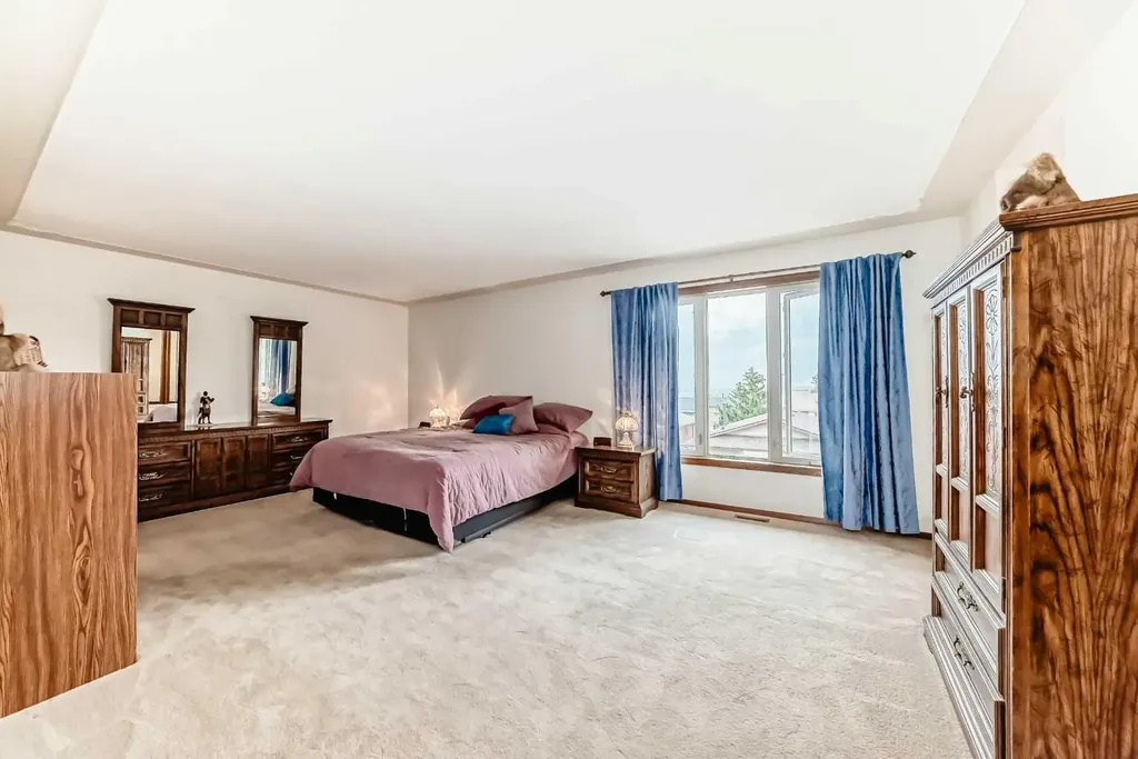 71 Edenwold Place NW Calgary AB T3A 3T8