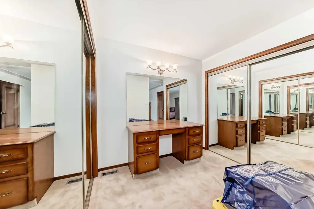71 Edenwold Place NW Calgary AB T3A 3T8