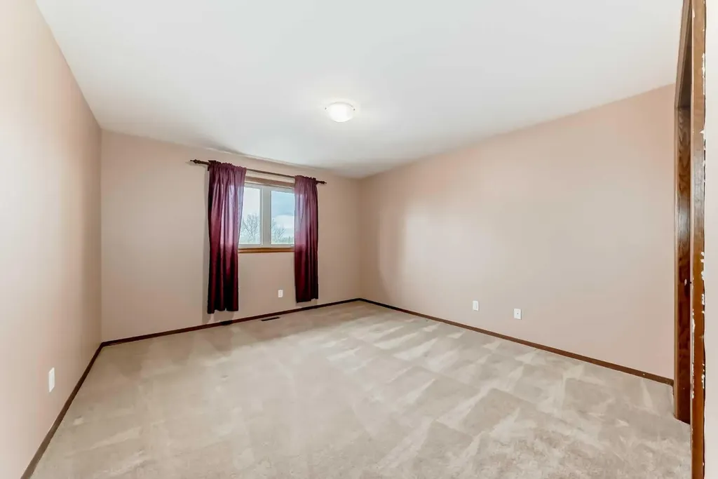 71 Edenwold Place NW Calgary AB T3A 3T8