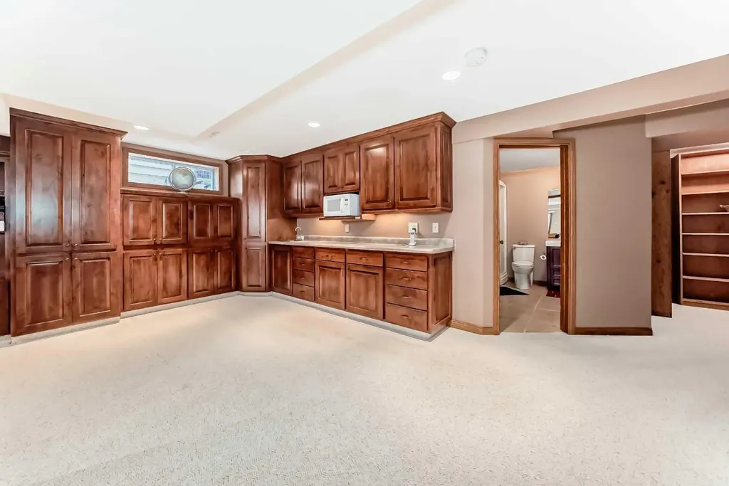 71 Edenwold Place NW Calgary AB T3A 3T8