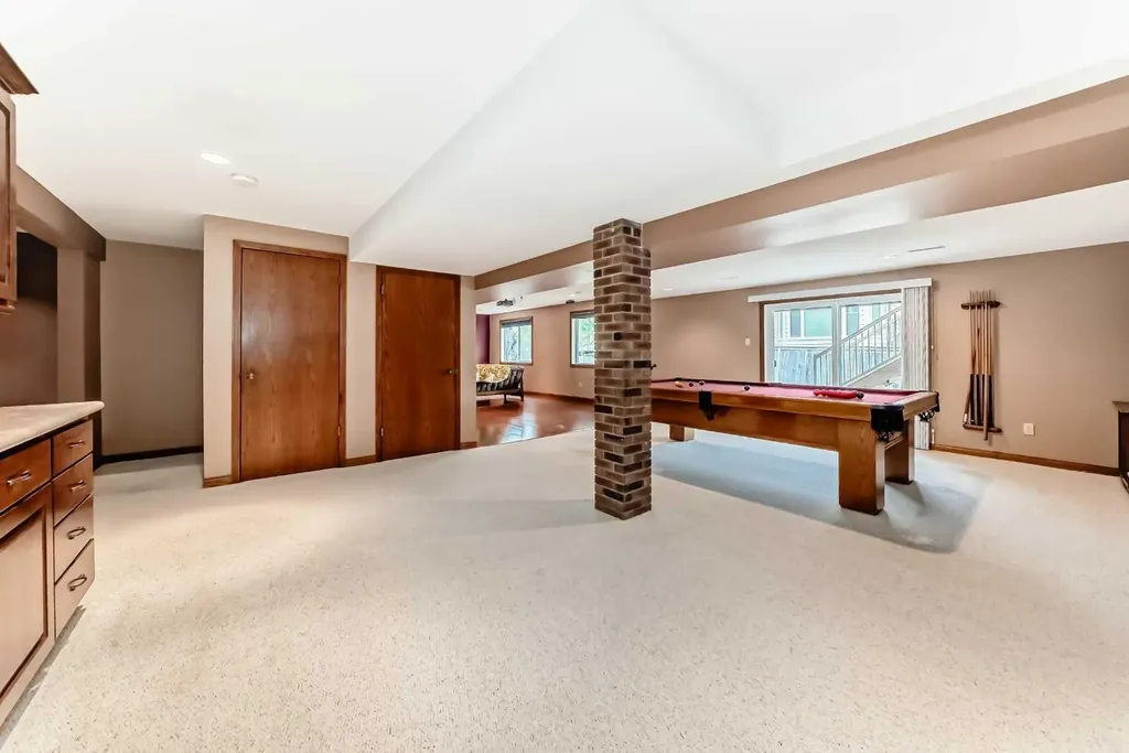 71 Edenwold Place NW Calgary AB T3A 3T8