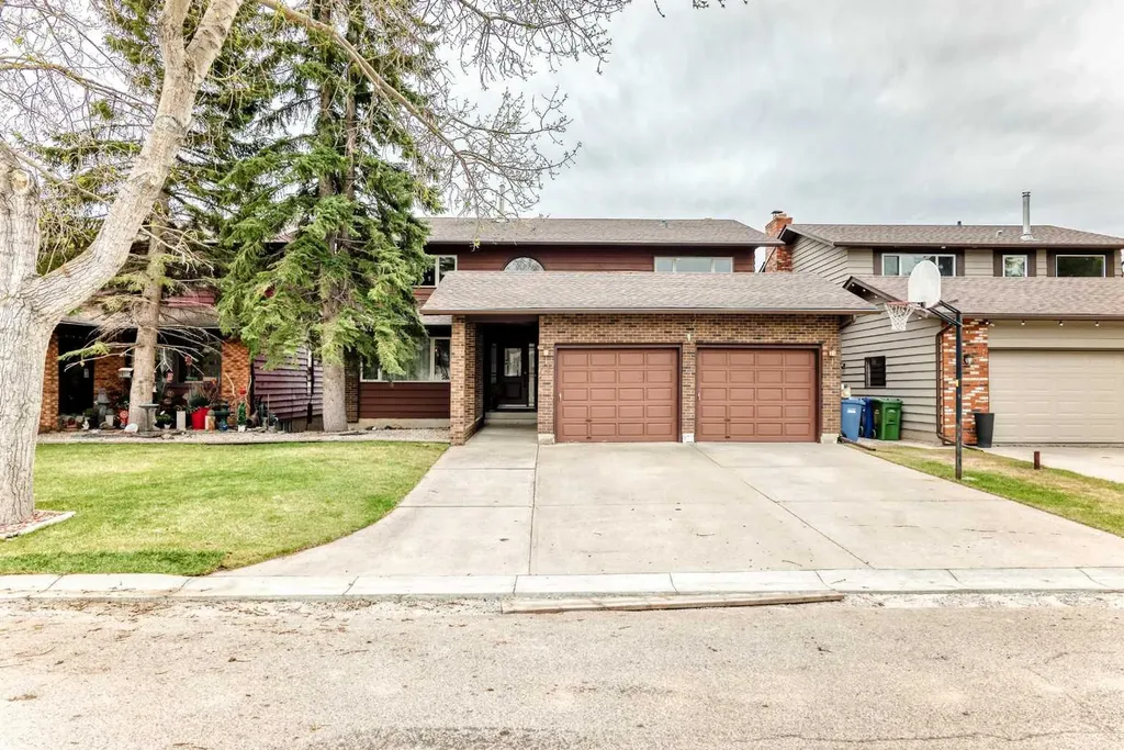 71 Edenwold Place NW Calgary AB T3A 3T8