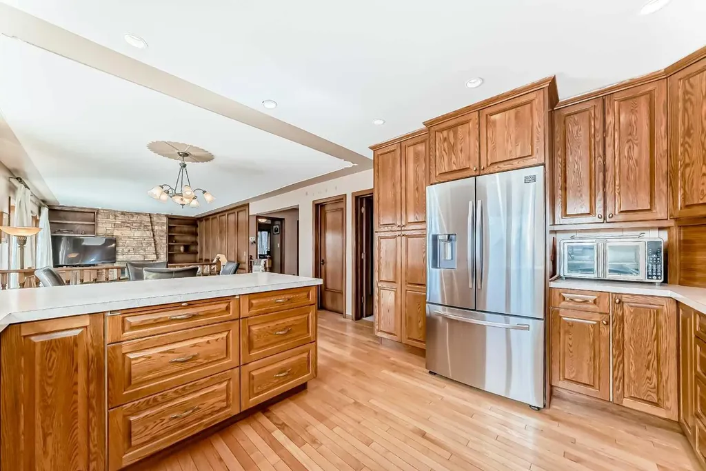 71 Edenwold Place NW Calgary AB T3A 3T8